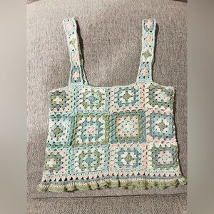 American Eagle cropped crochet tank top size medium